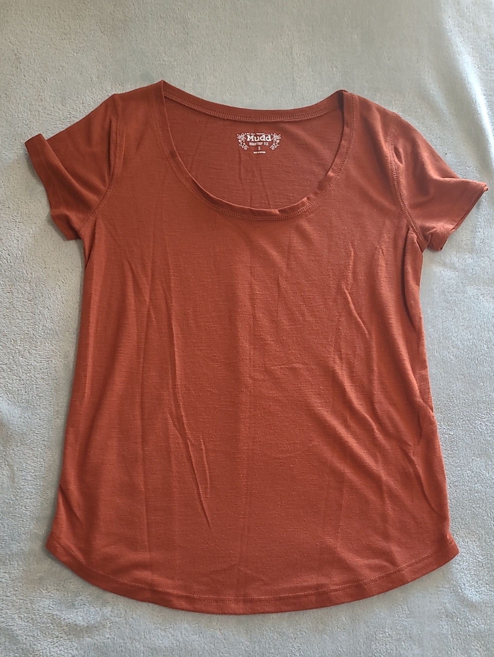 Mudd Women's Scoop Neck Short Sleeve Tee - Burnt Orange